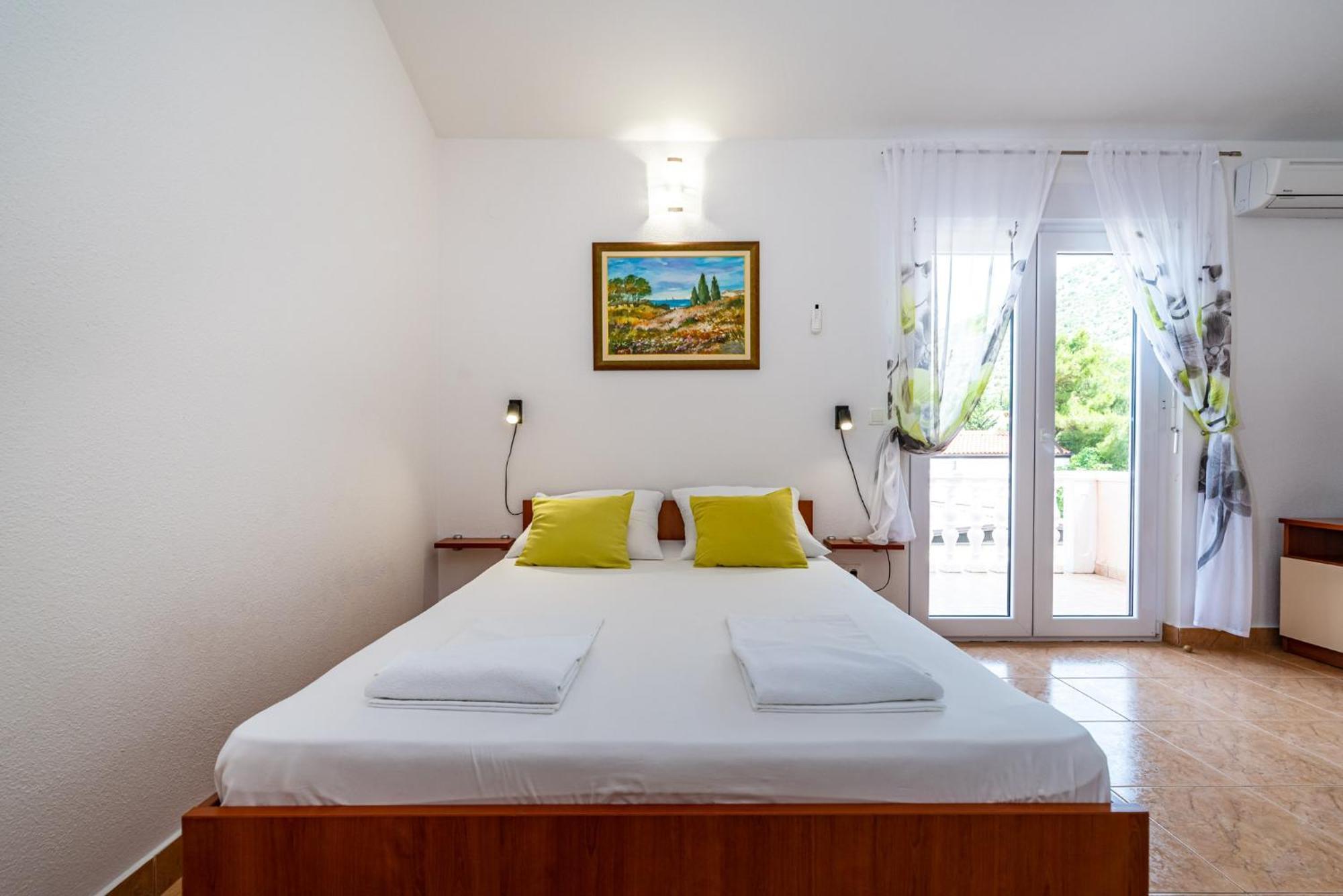 Apartments Prkacin 2 Starigrad Paklenica Extérieur photo